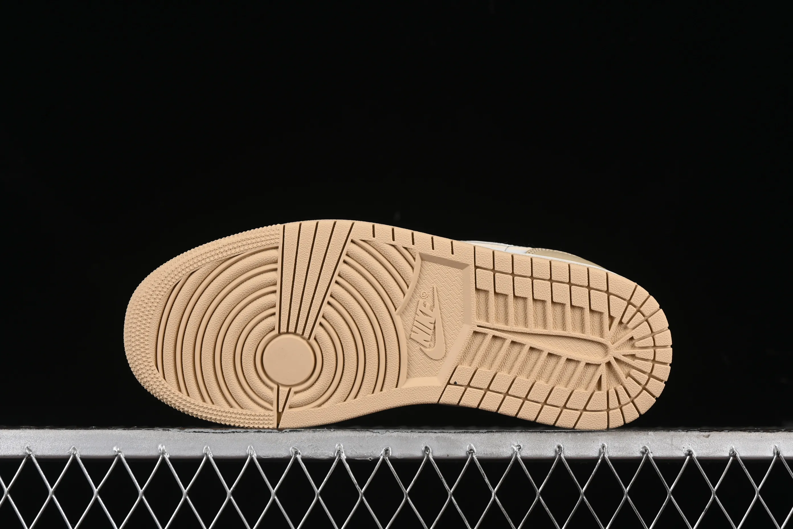 All categories Air Jordan Jordan series basketball shoes Air Jordan 1 Low Air Jordan 1 Low OG AJ1 Joe 1 meter white brown low-top cultural basketball shoes HQ4186-111